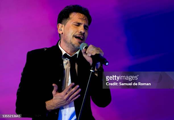 David de María performs during the Cadena Dial Awards on November 23, 2021 in Tenerife, Spain.