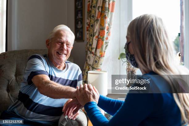 va a estar bien - help palabra en inglés fotografías e imágenes de stock
