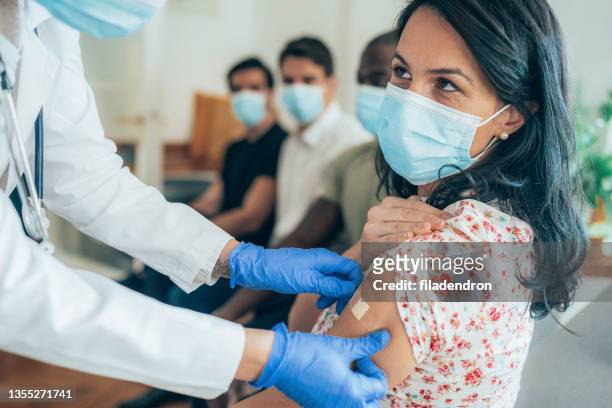vaccination center - global health stock pictures, royalty-free photos & images