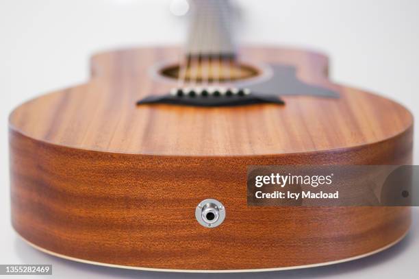 electro-acoustic guitar - r&b acoustic stock pictures, royalty-free photos & images