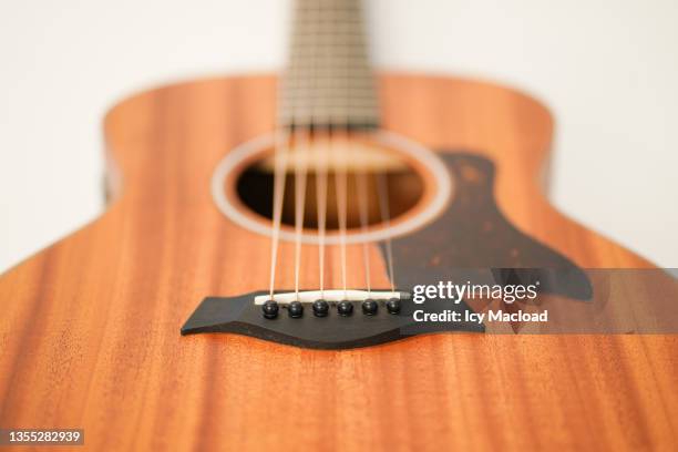 electro-acoustic guitar - r&b acoustic stock pictures, royalty-free photos & images