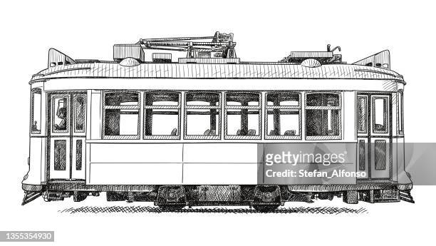 ilustrações, clipart, desenhos animados e ícones de desenho vetorial de um bonde antigo de lisboa - tram