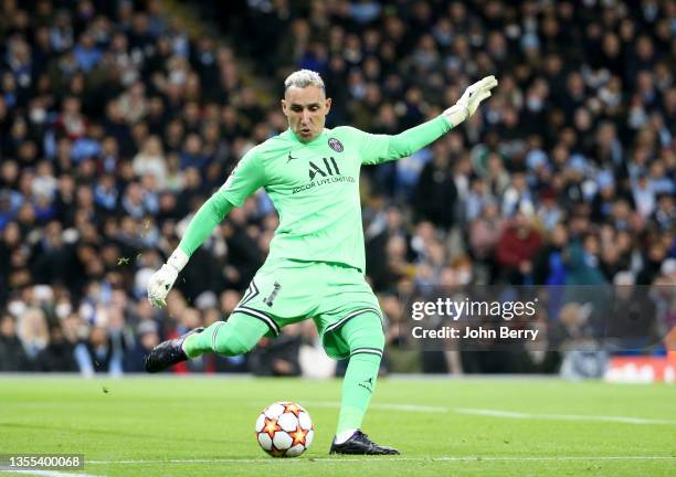 Goalkeeper of PSG Keylor Navas during the UEFA Champions League group A match between Manchester City and Paris Saint-Germain at Etihad Stadium on...