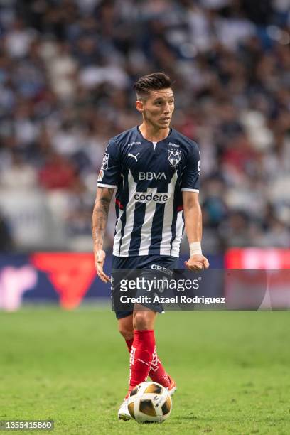 Claudio Kranevitter of Monterrey drives the ball during the quarterfinals first leg match between Monterrey and Atlas as part of the Torneo Grita...