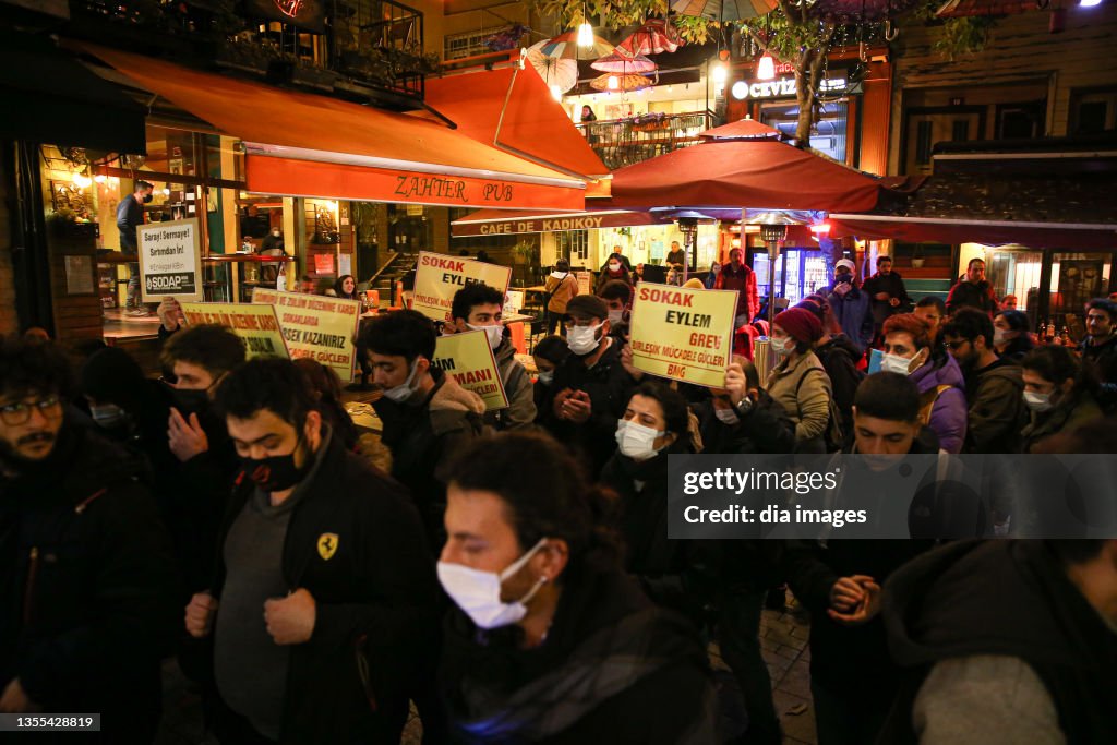 Protests In Turkey Against Exchange Rate Cuts