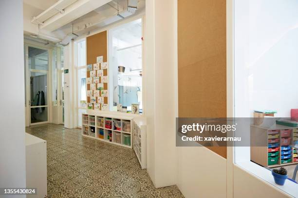 interior of spanish-speaking educational environment - lino stockfoto's en -beelden
