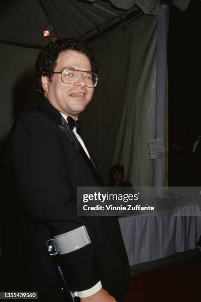 Israeli-American violinist conductor Itzhak Perlman, wearing a tuxedo, attends an Grammy Awards ceremony, United States, circa 1995. Having...