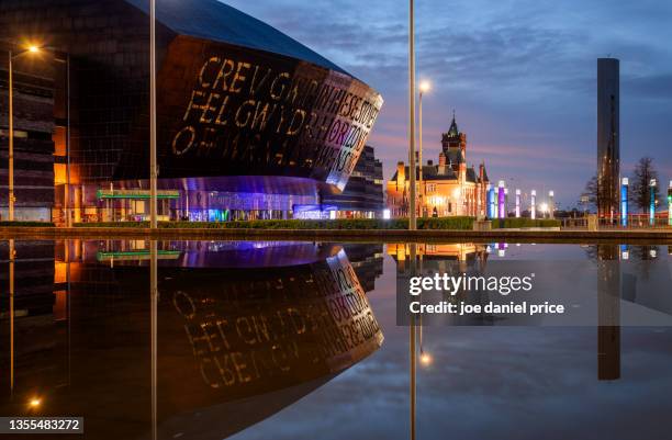 wales millennium centre, pierhead building, roald dahl plass, sunrise, cardiff bay, cardiff, wales - cardiff wales stock pictures, royalty-free photos & images