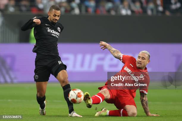 Radja Nainggolan of Royal Antwerp and Djibril Sow of Eintracht Frankfurt battle for possession during the UEFA Europa League group D match between...