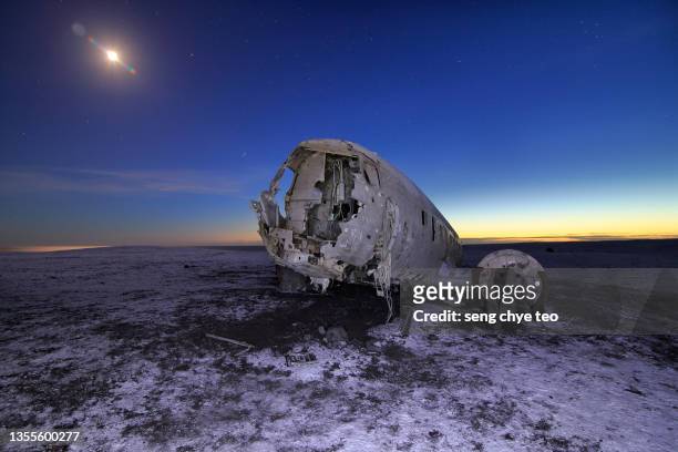 dc3 crash wreckage series, sólheimasandur - air crash investigation stock pictures, royalty-free photos & images