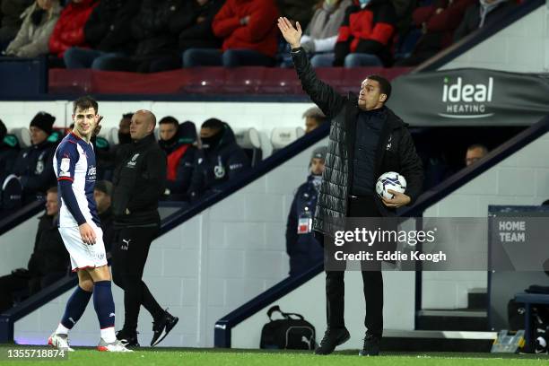 West Bromwich Albion Manager, Valerien Ismael gives his players instructions from the sidelines during the Sky Bet Championship match between West...