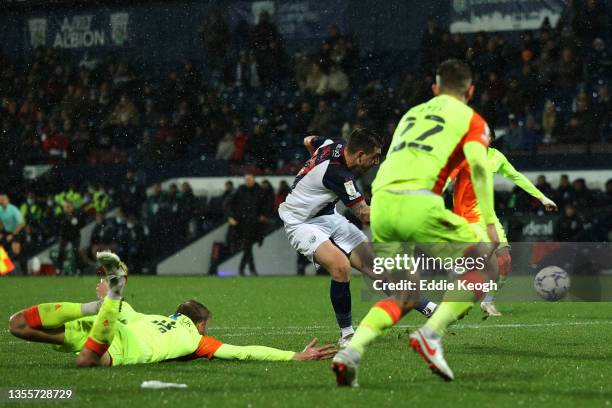 Jordan Hugill of West Bromwich Albion shoots and misses during the Sky Bet Championship match between West Bromwich Albion and Nottingham Forest at...