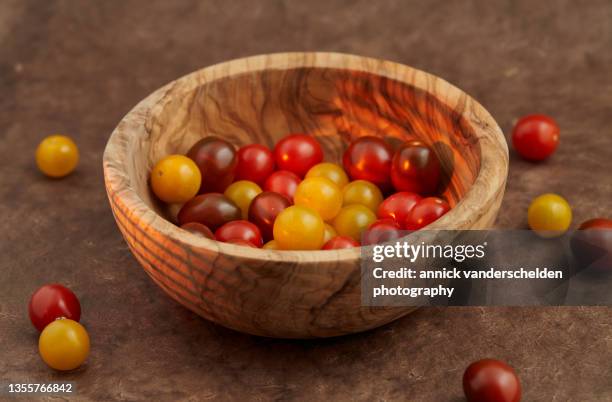 cherry tomatoes - cherry tomato stock-fotos und bilder