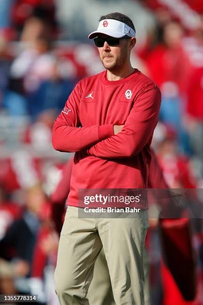 Head coach Lincoln Riley of the Oklahoma Sooners watches the offense before a game against the Iowa State Cyclones at Gaylord Family Oklahoma...