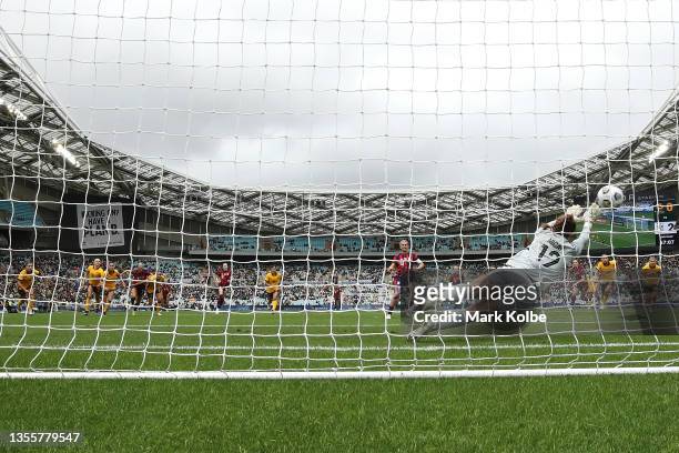 Lindsey Horan of the United States scores a goal from the penalty spot during game one of the series International Friendly series between the...