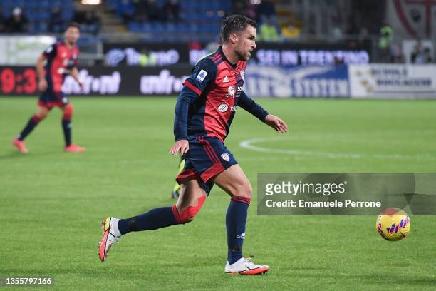 Cagliari Calcio Kevin Strootman in action with the ball against during the Serie A match between Cagliari Calcio and US Salernitana at Sardegna Arena...
