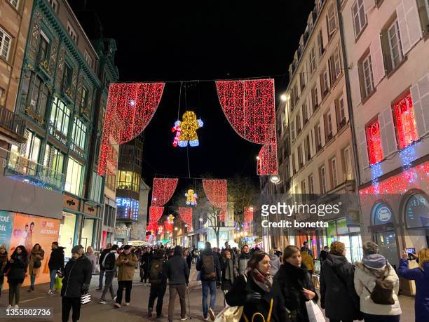 old town illuminated and decorate like a fairy tale in noel festive season - strasbourg winter stock pictures, royalty-free photos & images