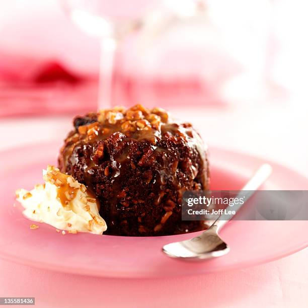 sticky toffee pudding - sticky bildbanksfoton och bilder