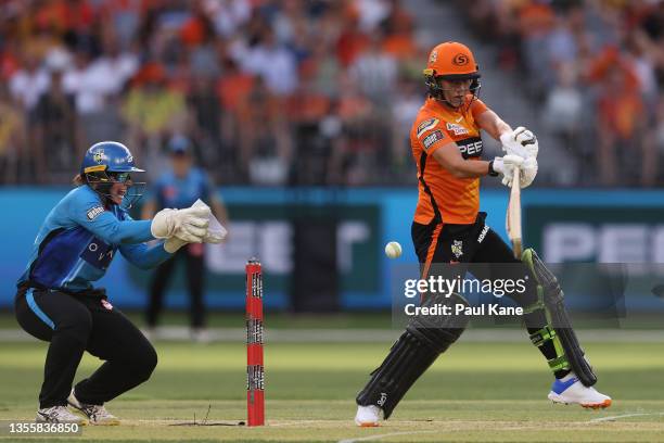 Marizanne Kapp of the Scorchers bats during the Women's Big Bash League Final match between the Perth Scorchers and the Adelaide Strikers at Optus...