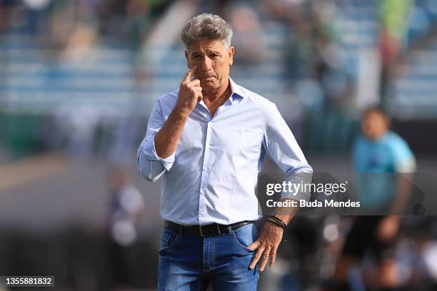 Renato Gaucho coach of Flamengo looks on during the final match of Copa CONMEBOL Libertadores 2021 between Palmeiras and Flamengo at Centenario...