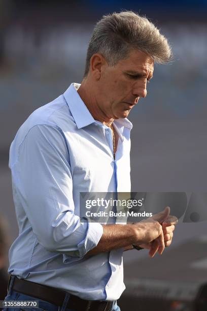 Renato Gaucho coach of Flamengo looks on as he leaves the field after the first half during the final match of Copa CONMEBOL Libertadores 2021...