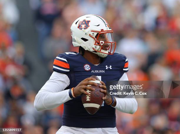 Finley of the Auburn Tigers looks to pass against the Alabama Crimson Tide during the first half at Jordan-Hare Stadium on November 27, 2021 in...