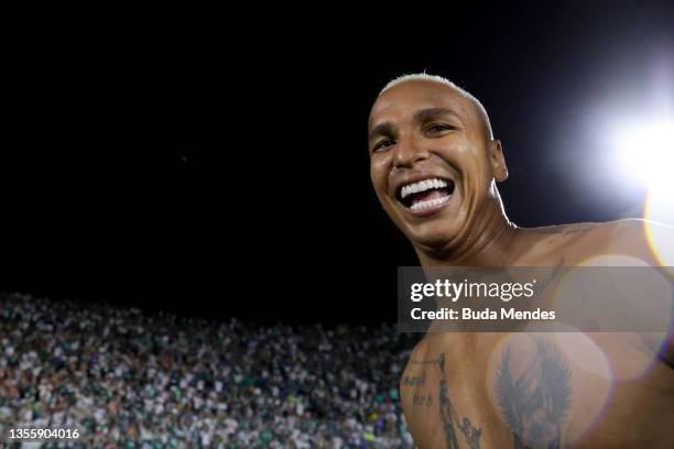 Deyverson of Palmeiras celebrates with fans after the final match of Copa CONMEBOL Libertadores 2021 between Palmeiras and Flamengo at Centenario...