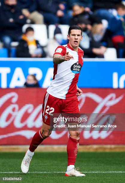 Santi Mina of RC Celta de Vigo celebrates after scoring goal during the La Liga Santander match between Deportivo Alaves and RC Celta de Vigo at...