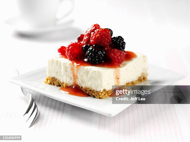 berry cheesecake - cheesecake imagens e fotografias de stock
