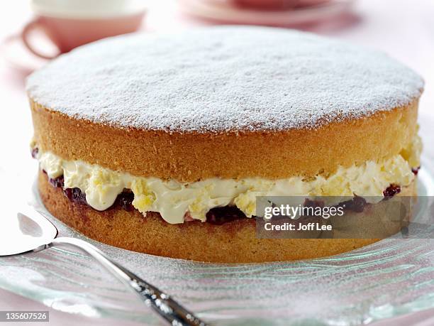 victoria sponge cake - yellow cake stock pictures, royalty-free photos & images