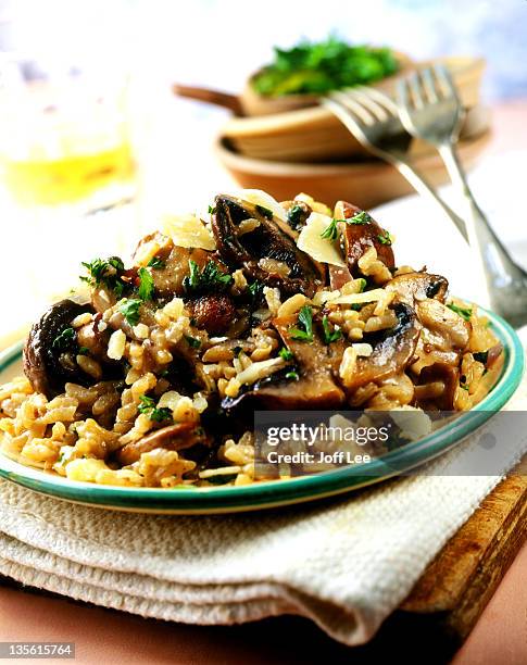 mushroom risotto - champignon stockfoto's en -beelden