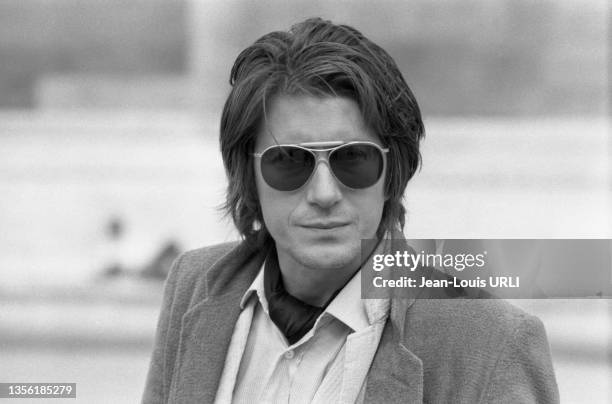 Jacques Dutronc sur le tournage du film 'Le Mouton noir' réalisé par Jean-Pierre Moscardo, le 3 juillet 1979 à Paris, France
