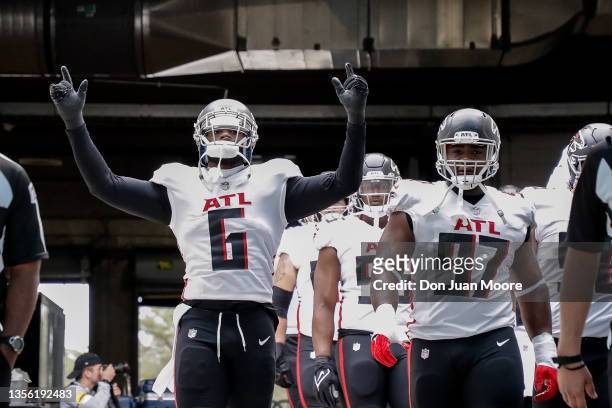 Linebacker Dante Fowler, Jr. #6 and Defensive Tackle Grady Jarrett of the Atlanta Falcons in the tunnel before entering the field before the start of...