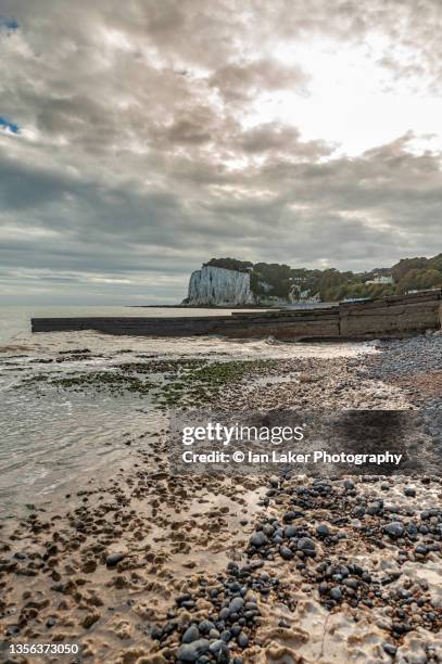 st. margaret's bay, kent, england, united kingdom. 15 october 2021. st. margaret's bay, looking west towards dover. st. margaret's bay is the closest part of england to france. only 21 miles separates the two countries. - kent coastline stock pictures, royalty-free photos & images