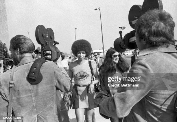 Angela Davis showed up at her trial with a dove emblazoned on her blouse. A photographer, who took pictures of the 1970 Marin County shootings, was...