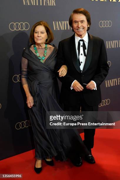 Raphael and Natalia Figueroa attend the Vanity Fair 2021 Person of the Year Award Gala held at the Royal Palace on November 30, 2021 in Madrid, Spain.