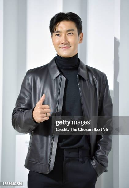 Choi Si-Won of Super Junior attends the brand experience space event for 'Valentine' at Boutique Monaque on November 10, 2021 in Seoul, South Korea.