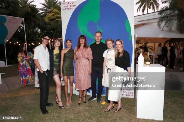 Jacob Bixenman, Hari Nef, Pritika Swarup, Caroline de Maigret, David Shrigley, Chef Flynn McGarry and Vanessa Traina attend Unconventional Bubbles...