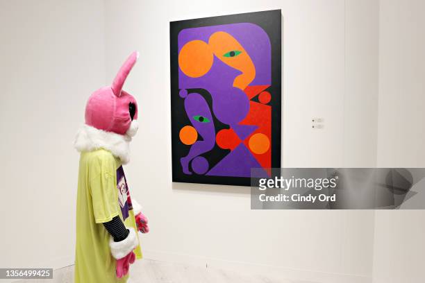 General view of atmosphere at the Art Basel Miami Beach VIP Preview 2021 at Miami Beach Convention Center on November 30, 2021 in Miami Beach,...