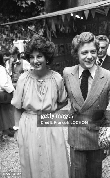 La speakerine et animatrice Denise Fabre avec son mari Francis Vandenhende le 9 juin 1978 à Paris.