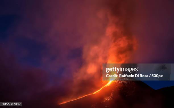 starry and fire night,the amazing etna,catania,provinceof catania,italy - volcanic activity bildbanksfoton och bilder