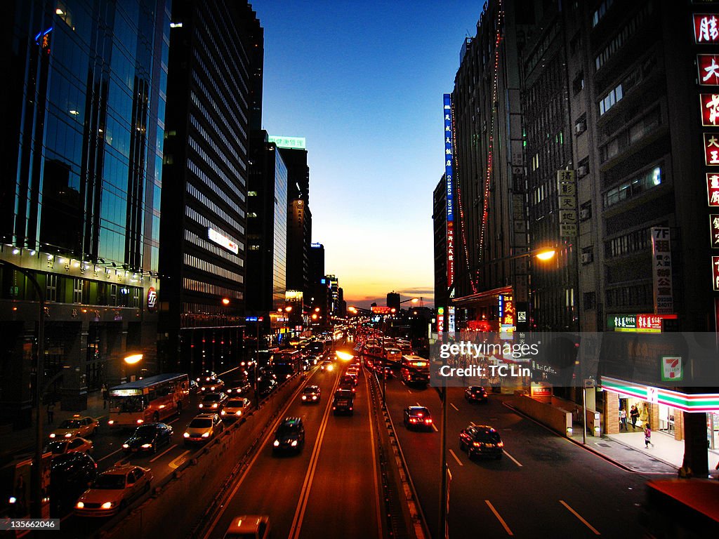 Zhongxiao at night