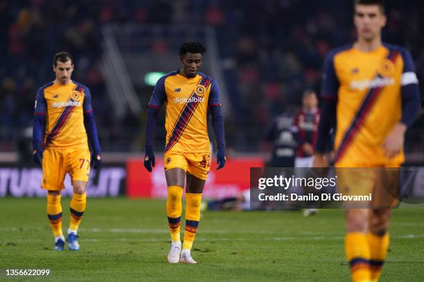 Amadou Diawara of A.S. Roma regreat at the end of first half during the Serie A match between Bologna FC and AS Roma at Stadio Renato Dall'Ara on...