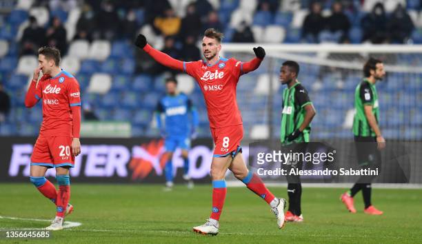 Fabian Ruiz of SSC Napoli celebrates after scoring their side's first goal during the Serie A match between US Sassuolo v SSC Napoli at Mapei Stadium...