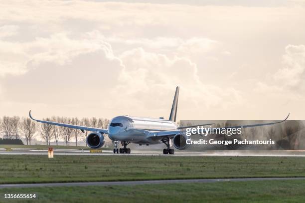 Wide Jet 3,412 Wide Body Aircraft Stock Photos, High-Res Pictures, and Images ...
