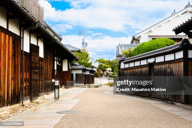 tondabayashi old town street - vintage cityscapes stockfoto's en -beelden