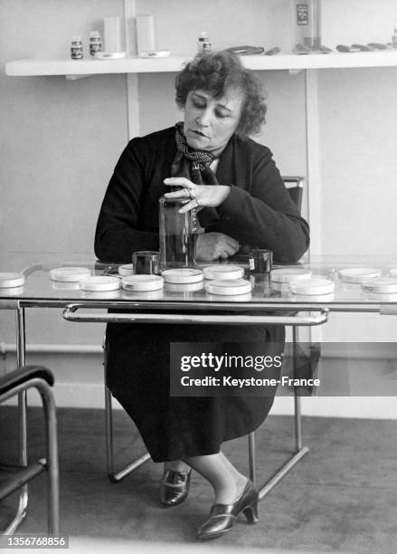 Colette inaugurant son salon de beauté à Paris, en juin 1962.