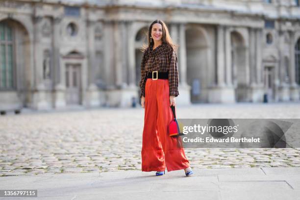 11,164 Red Satin Pants Stock Photos, High-Res Pictures, and Images - Getty  Images