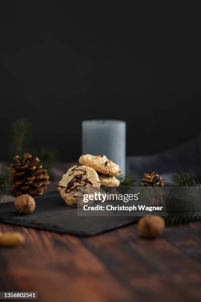 weihnachten - backen - kekse - backen weihnachten stock pictures, royalty-free photos & images