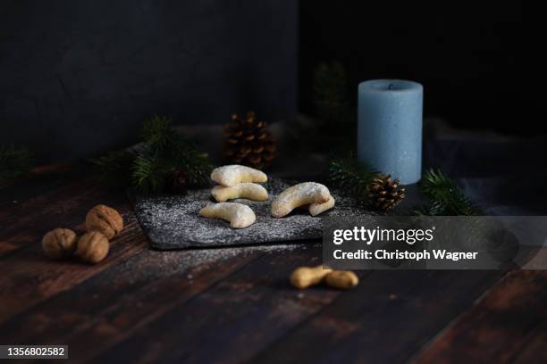 weihnachten - backen - kekse - backen weihnachten stock pictures, royalty-free photos & images